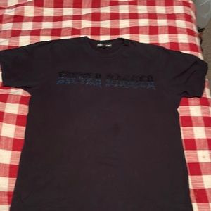 Size medium black logo design
No stains or issues